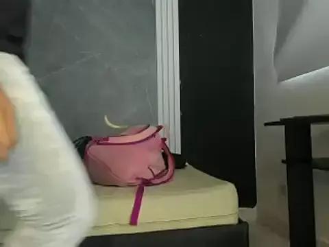 YummyDuooo on StripChat 