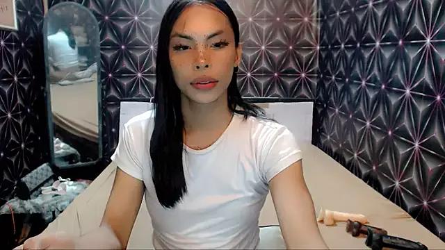 yvonmagrgarettxx on StripChat 