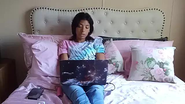 zara_luv on StripChat 